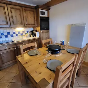 Apartment Ecrins A4, 1 Bedroom With Bunk Room,, Samoens